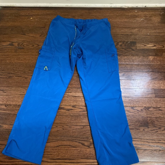 Blue scrub - Picture 2 of 2